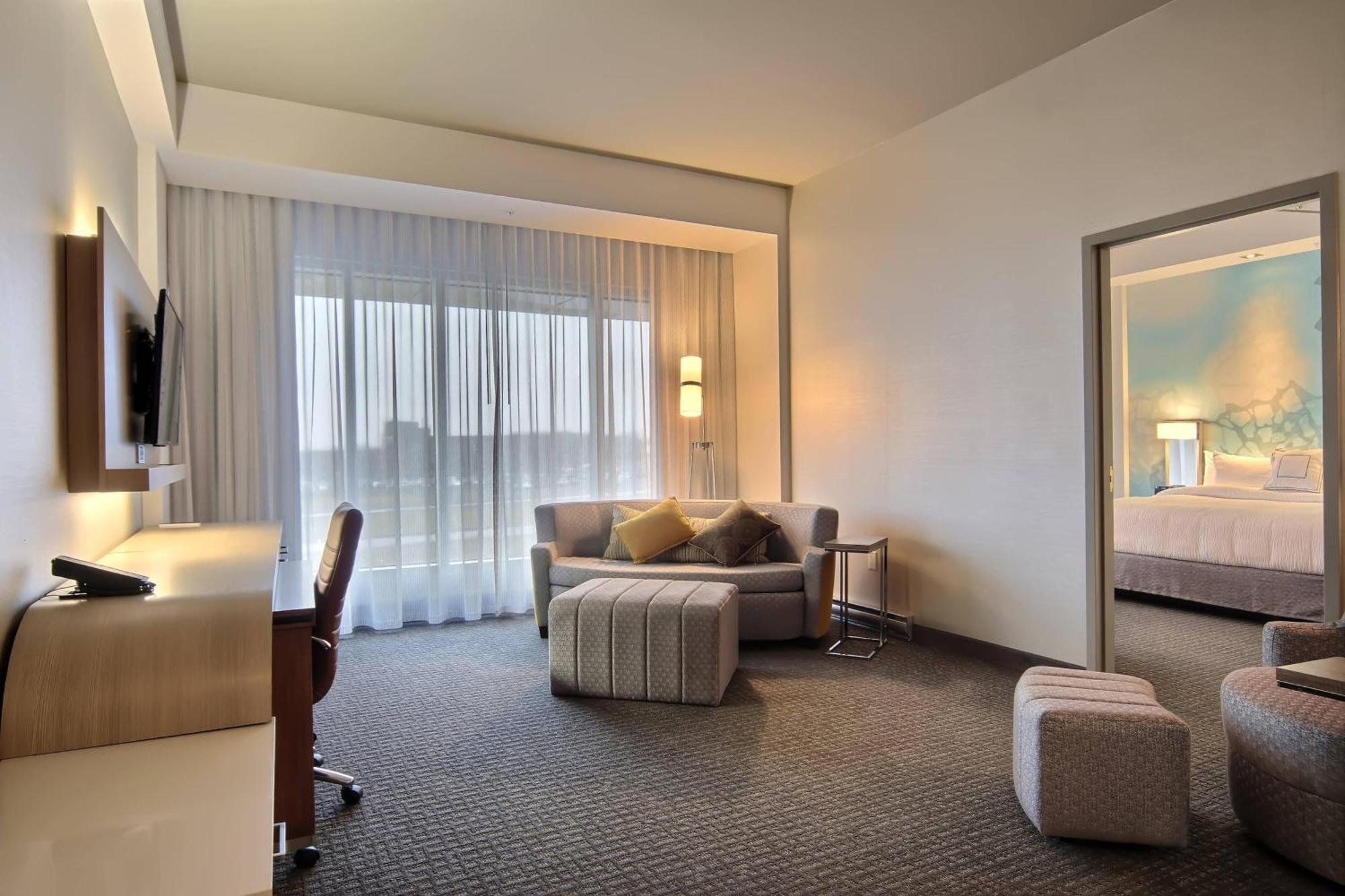 Courtyard By Marriott Quebec City Exterior photo
