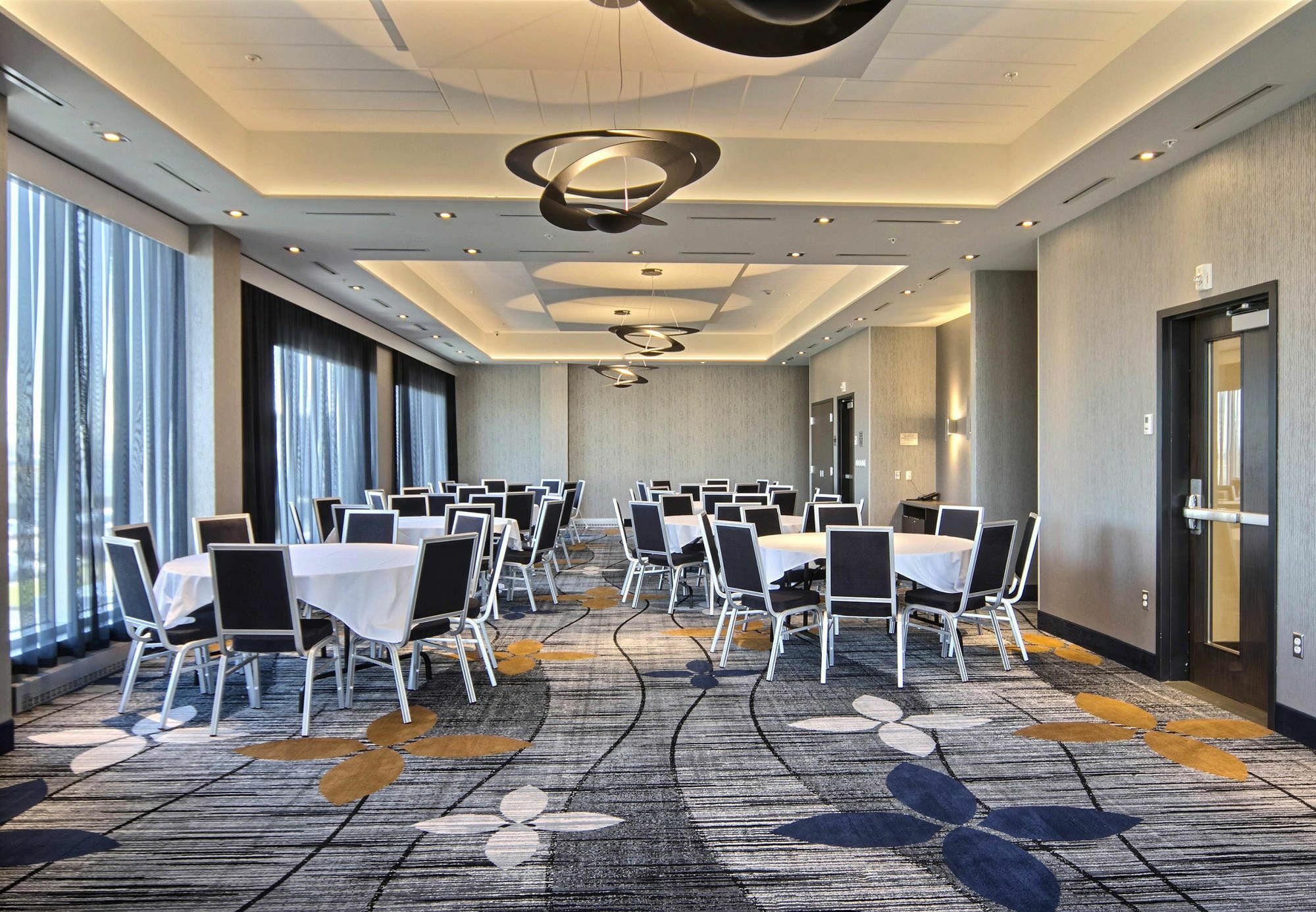 Courtyard By Marriott Quebec City Exterior photo
